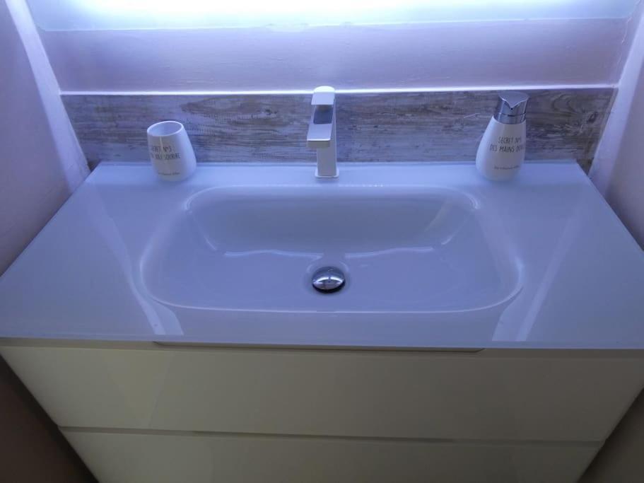 Appartement Terrasse Vue Mer Et Piscine 르 디아망 외부 사진