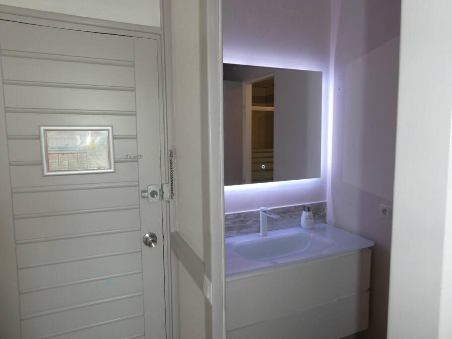 Appartement Terrasse Vue Mer Et Piscine 르 디아망 외부 사진