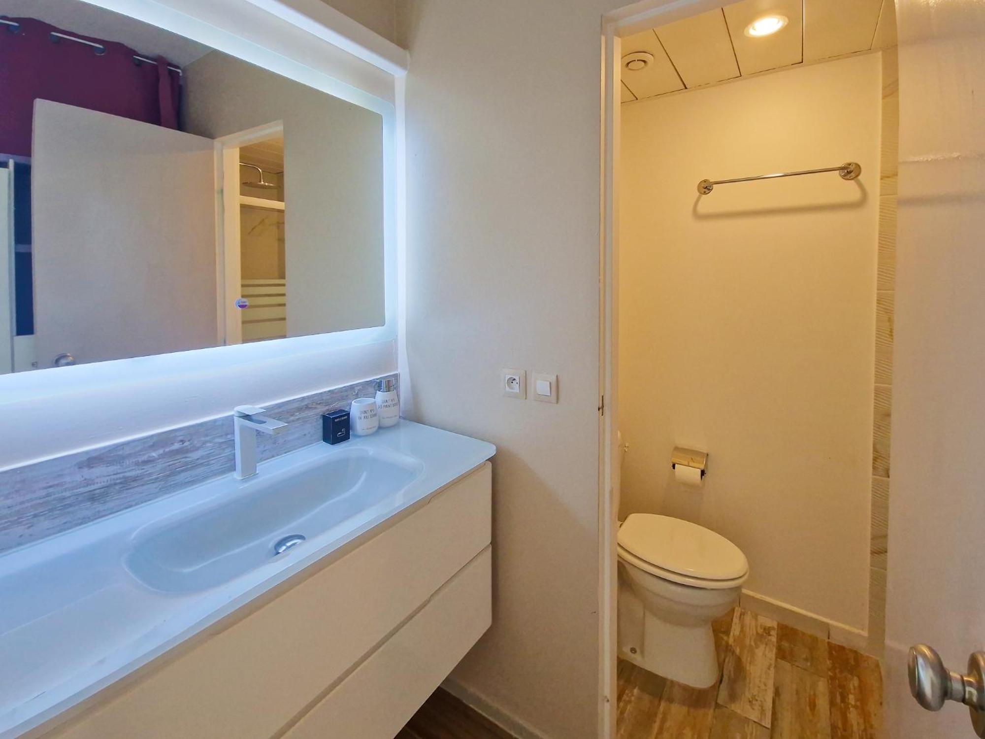 Appartement Terrasse Vue Mer Et Piscine 르 디아망 외부 사진