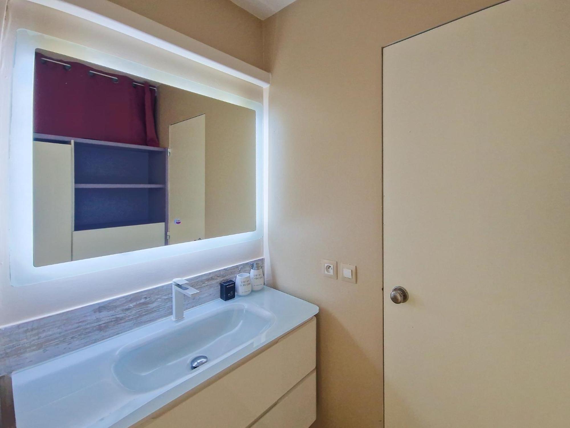 Appartement Terrasse Vue Mer Et Piscine 르 디아망 외부 사진