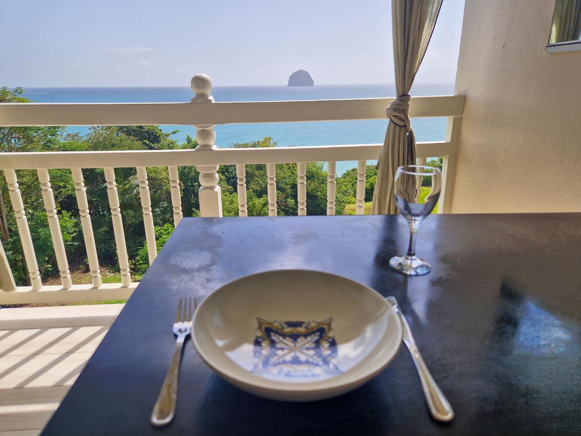 Appartement Terrasse Vue Mer Et Piscine 르 디아망 외부 사진